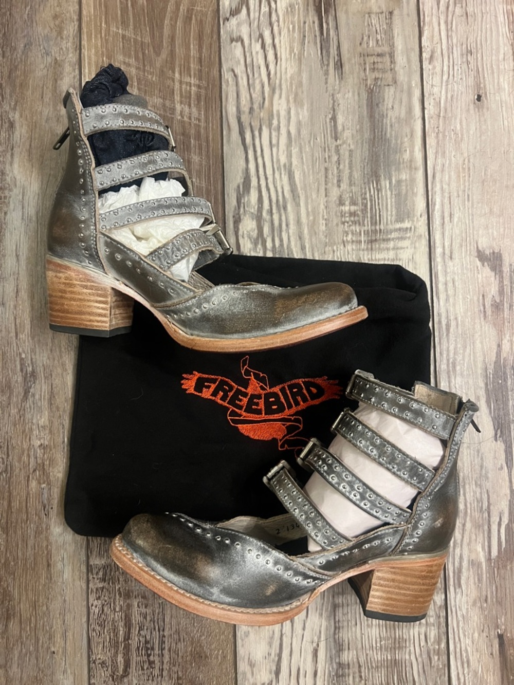 Freebird by Steven Felicity size 7 Women's Metallic Buckle Cutout Ankle Boot - Picture 2 of 7